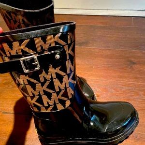 Michael kors rain boots